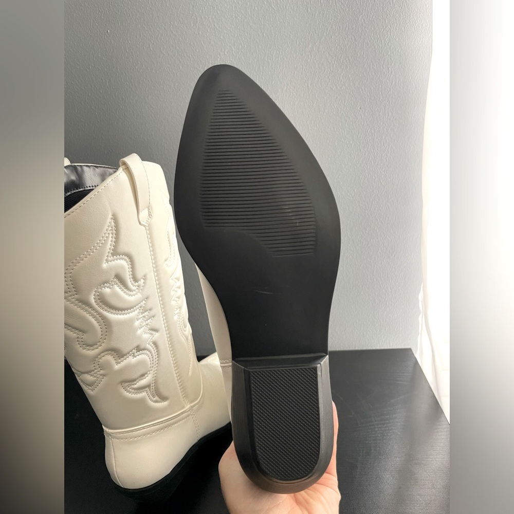White Fashion Cowgirl Boots - Picture 3 of 5
